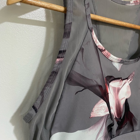 FABLETICS Women’s Floral Pullover Low Impact Sport Bra Activewear Top Sz XL - Picture 5 of 11